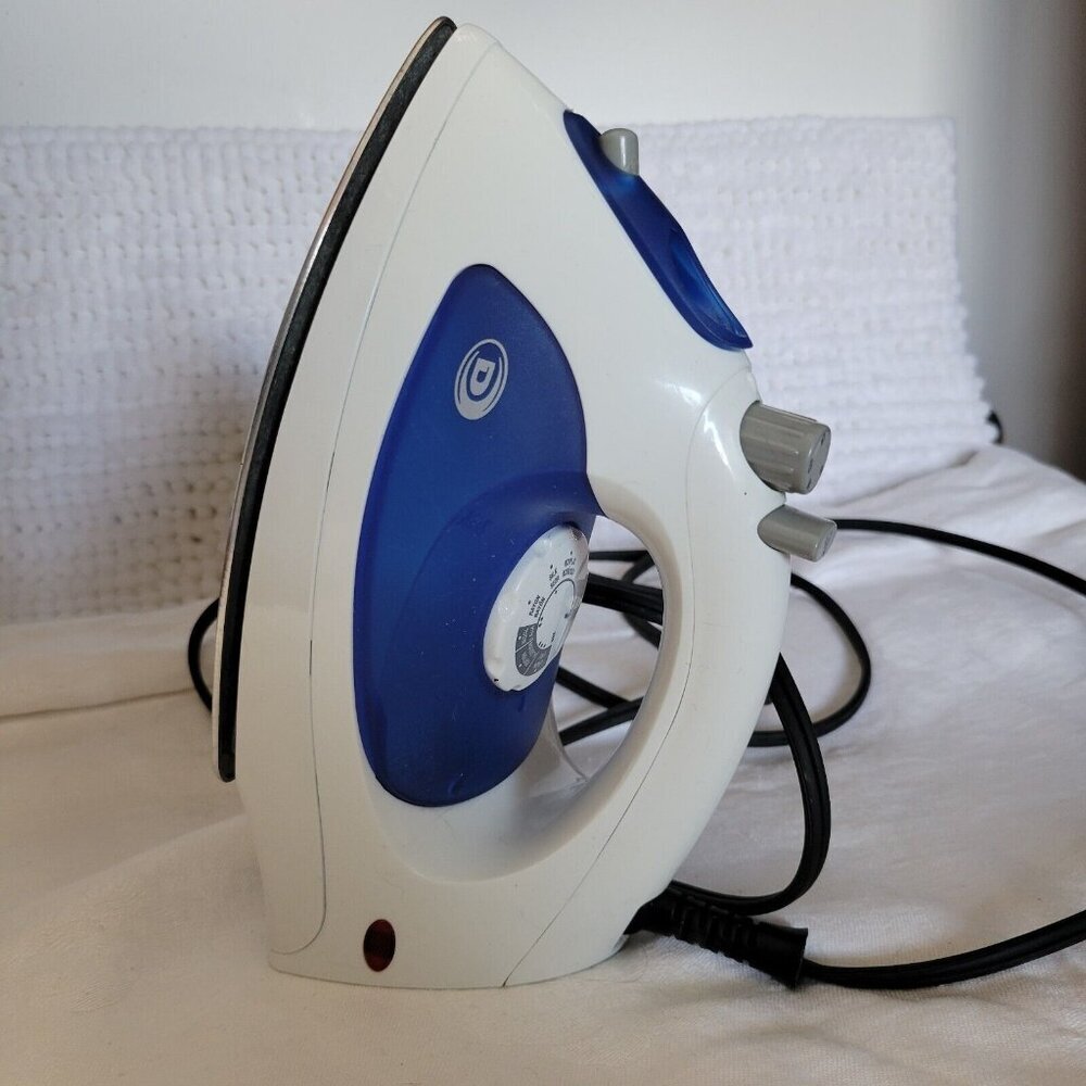 Durabrand Steam Iron TSK-7538S lightweight dial TESTED-WORKS clothes crafts EUC
